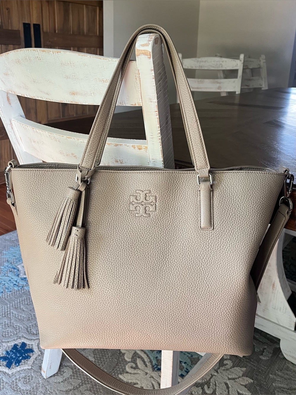 Tory Burch Thea Tote Pebble Leather Hobo Bag Taupe French Grey Tan Large - Picture 3 of 16